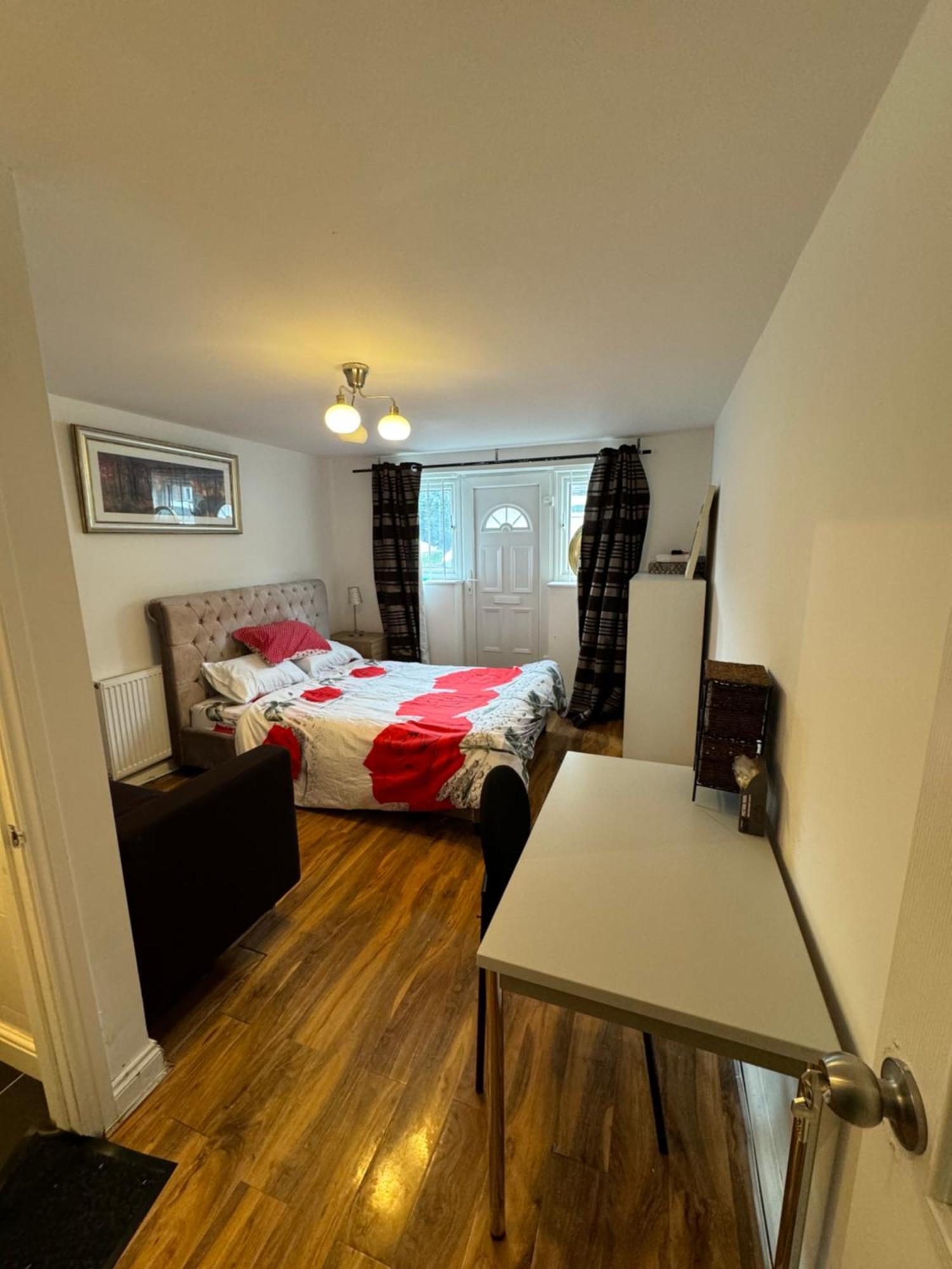 Transformative Housing Lismore Close Nottingham Extérieur photo